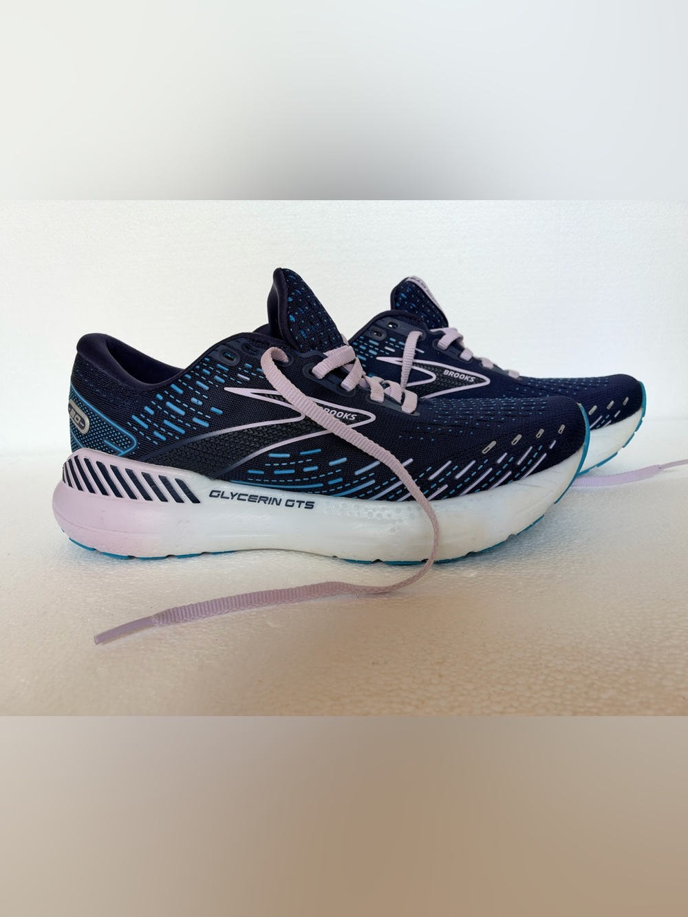 BROOKS Women's Glycerin GTS 20 Size 7.5 - Peacoat /Ocean /Pastel Lilac
